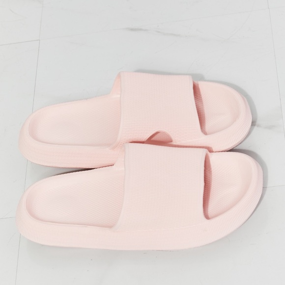 Casual Chic Pink Print Slides - Picture 4 of 7